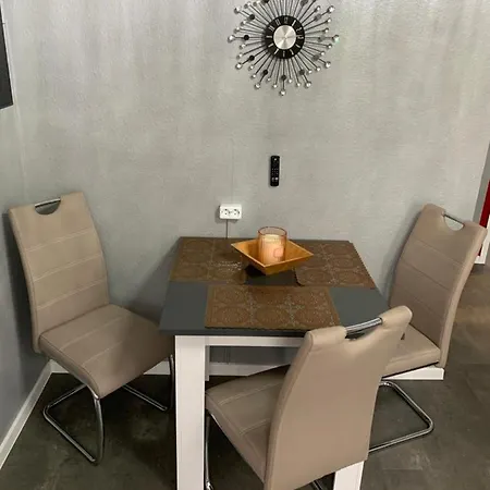 Exklusive Stadtwohnung Am Elbradweg: Best-preis-fewo Rathausblick 1 Fuer Max. 3 Pers. Inkl. Wlan, Prime Video & Self Check-in * Wittenberge