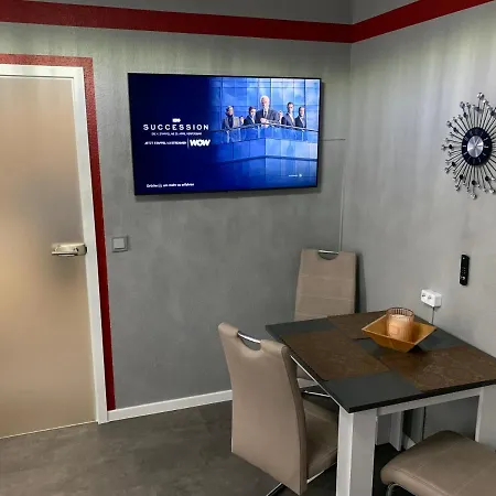 Exklusive Stadtwohnung Am Elbradweg: Best-preis-fewo Rathausblick 1 Fuer Max. 3 Pers. Inkl. Wlan, Prime Video & Self Check-in Wittenberge