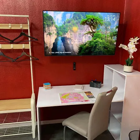 Exklusive Stadtwohnung Am Elbradweg: Best-preis-fewo Rathausblick 1 Fuer Max. 3 Pers. Inkl. Wlan, Prime Video & Self Check-in