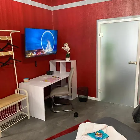 Exklusive Stadtwohnung Am Elbradweg: Best-preis-fewo Rathausblick 1 Fuer Max. 3 Pers. Inkl. Wlan, Prime Video & Self Check-in Appartement