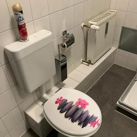 Exklusive Stadtwohnung Am Elbradweg: Best-preis-fewo Rathausblick 1 Fuer Max. 3 Pers. Inkl. Wlan, Prime Video & Self Check-in Wittenberge