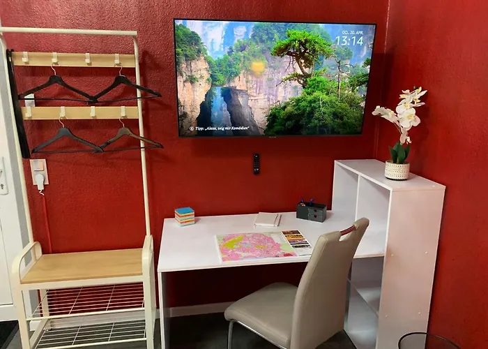 Exklusive Stadtwohnung Am Elbradweg: Best-preis-fewo Rathausblick 1 Fuer Max. 3 Pers. Inkl. Wlan, Prime Video & Self Check-in